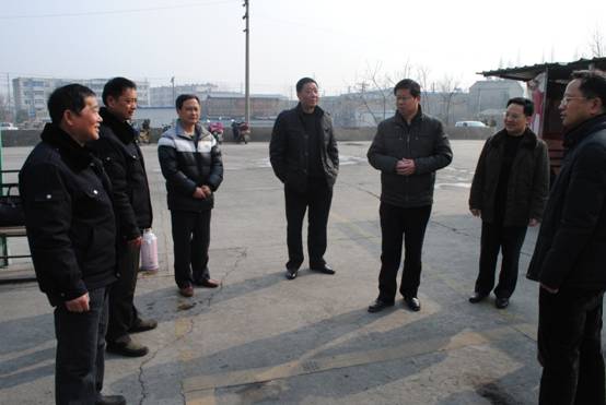 校领导慰问寒假工作职工 071.JPG