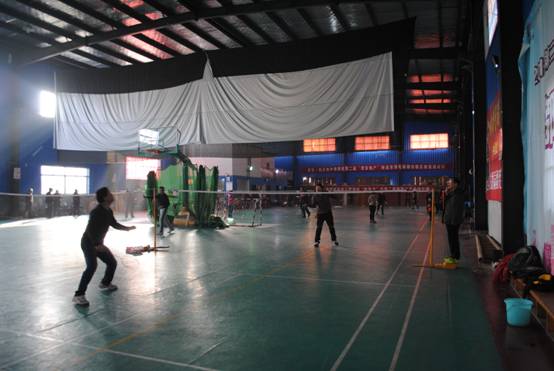 退休职工座谈和羽毛球比赛 021.JPG