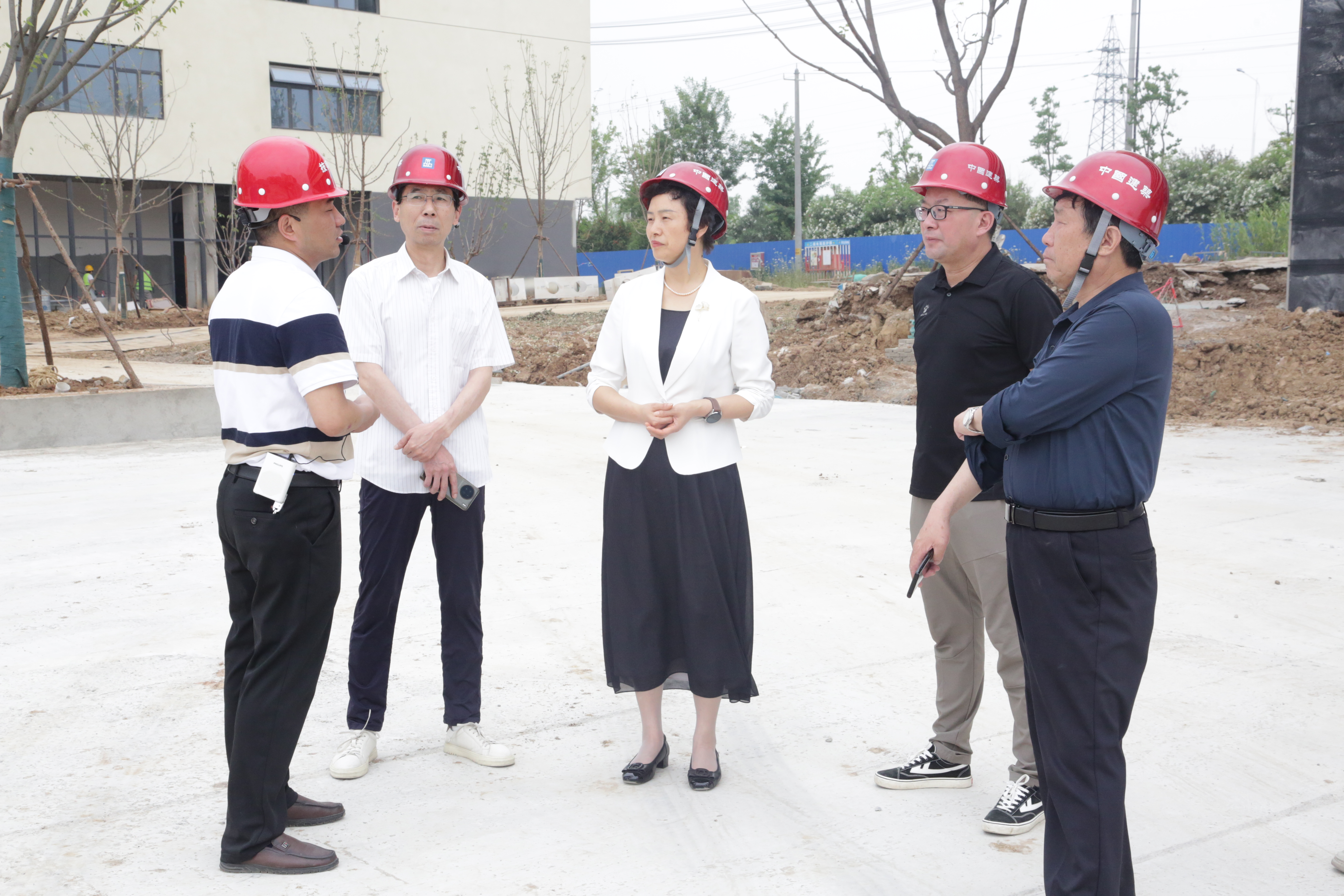 2024.5.21 人社局局长一行参观新校区 086