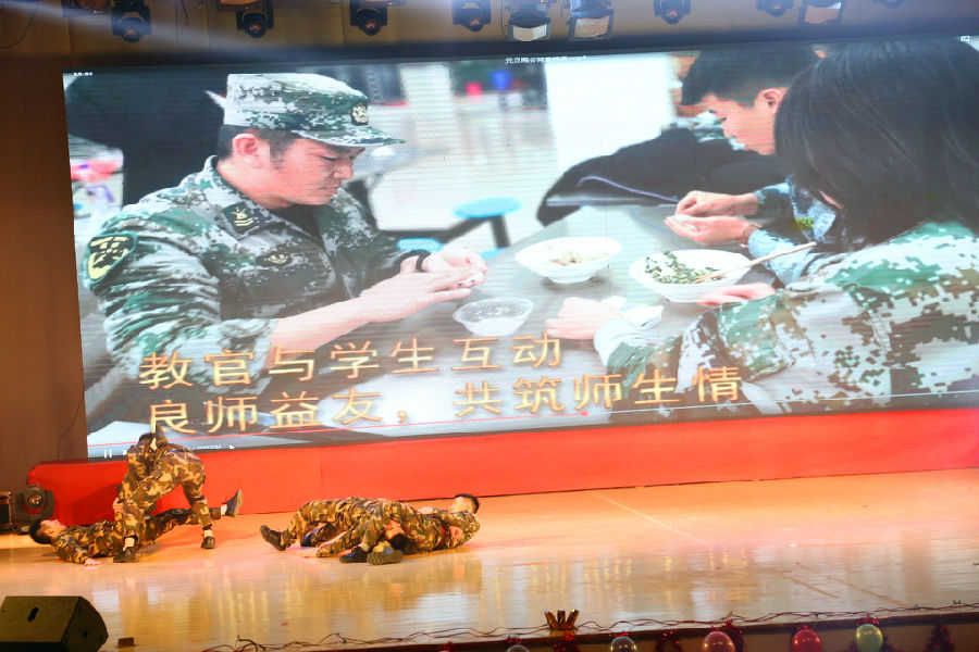 2019.12.18党委民主生活会、元旦汇演 104_副本.jpg