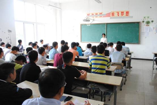 2015新生听课 003.JPG