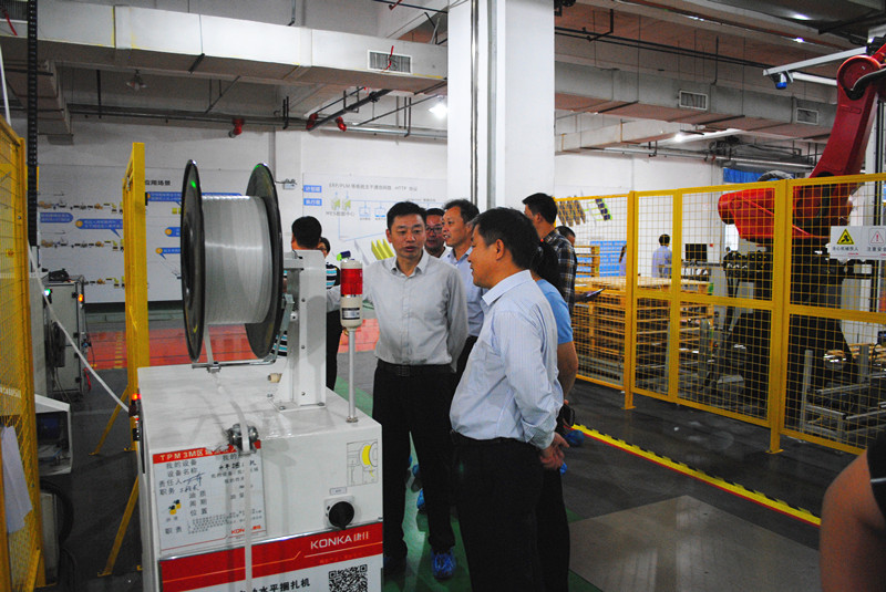 2017.9.1党员座谈会与校企合作调研 200_副本.jpg