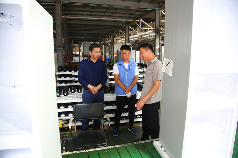 2018.10.9汪上看望企业实习学生 054_副本.jpg