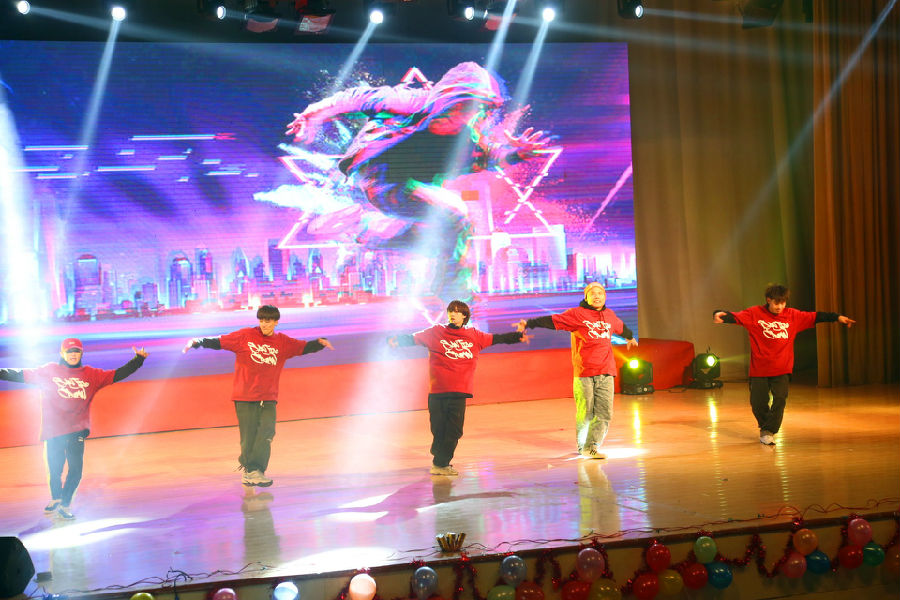 2019.12.18党委民主生活会、元旦汇演 122_副本.jpg