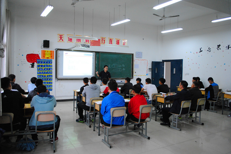 2017.9.1汪院长企业对接、开学第一课 087_副本.jpg