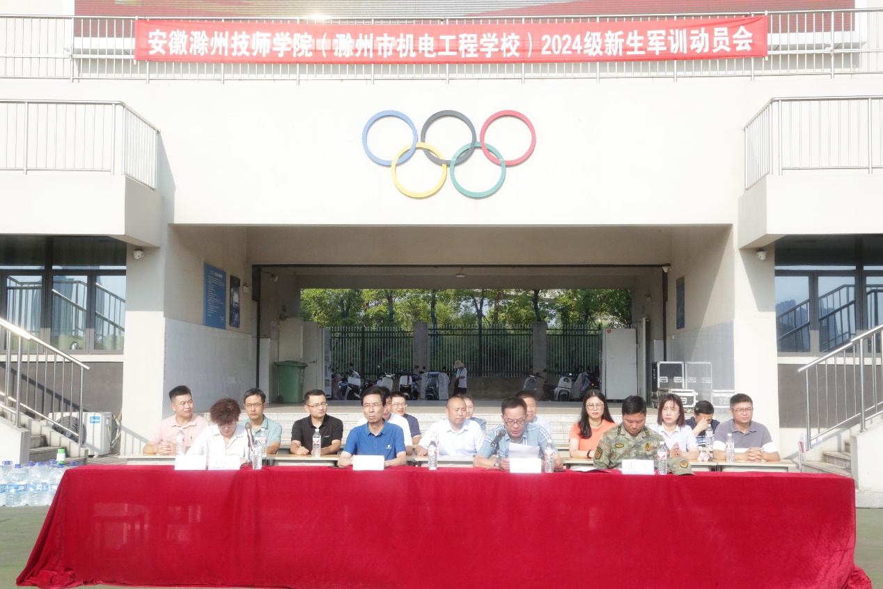 建筑前的人们

低可信度描述已自动生成